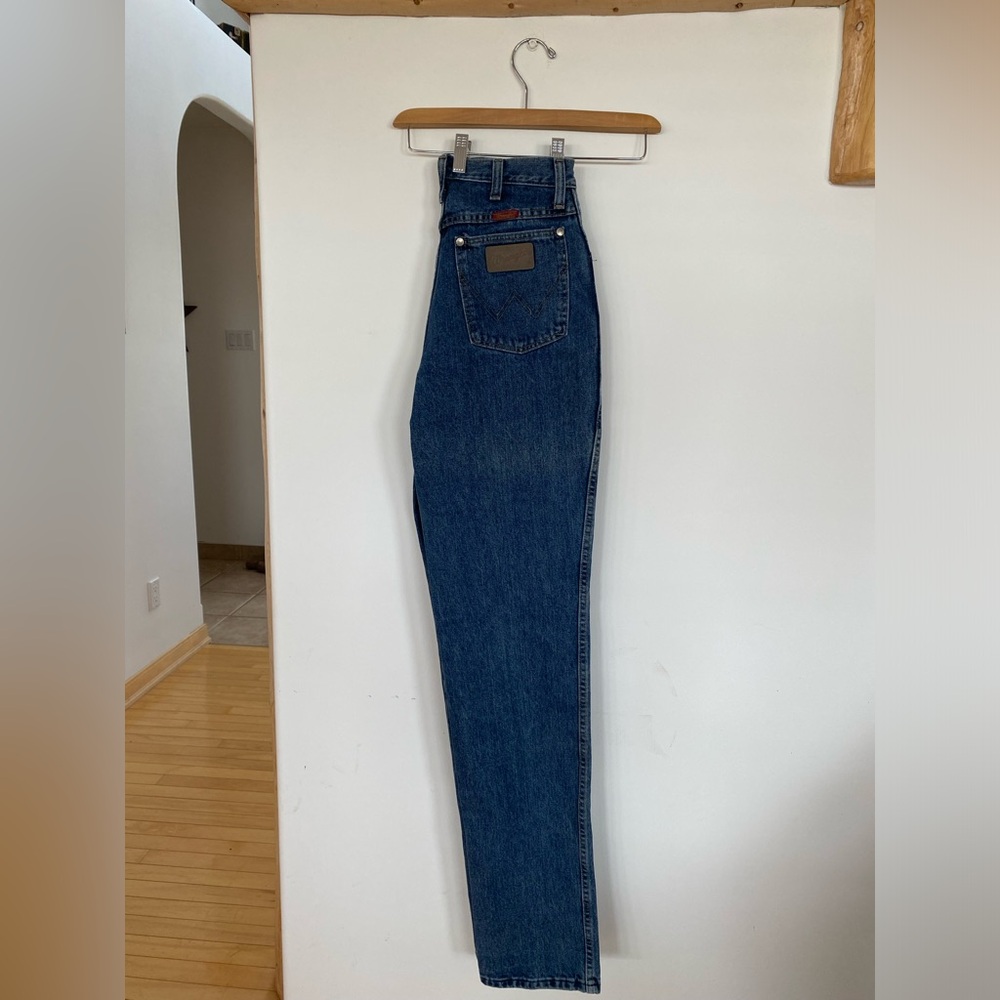 Classic Womens Wranglers - Picture 2 of 9